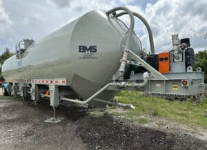 Portable storage pig with blower 1